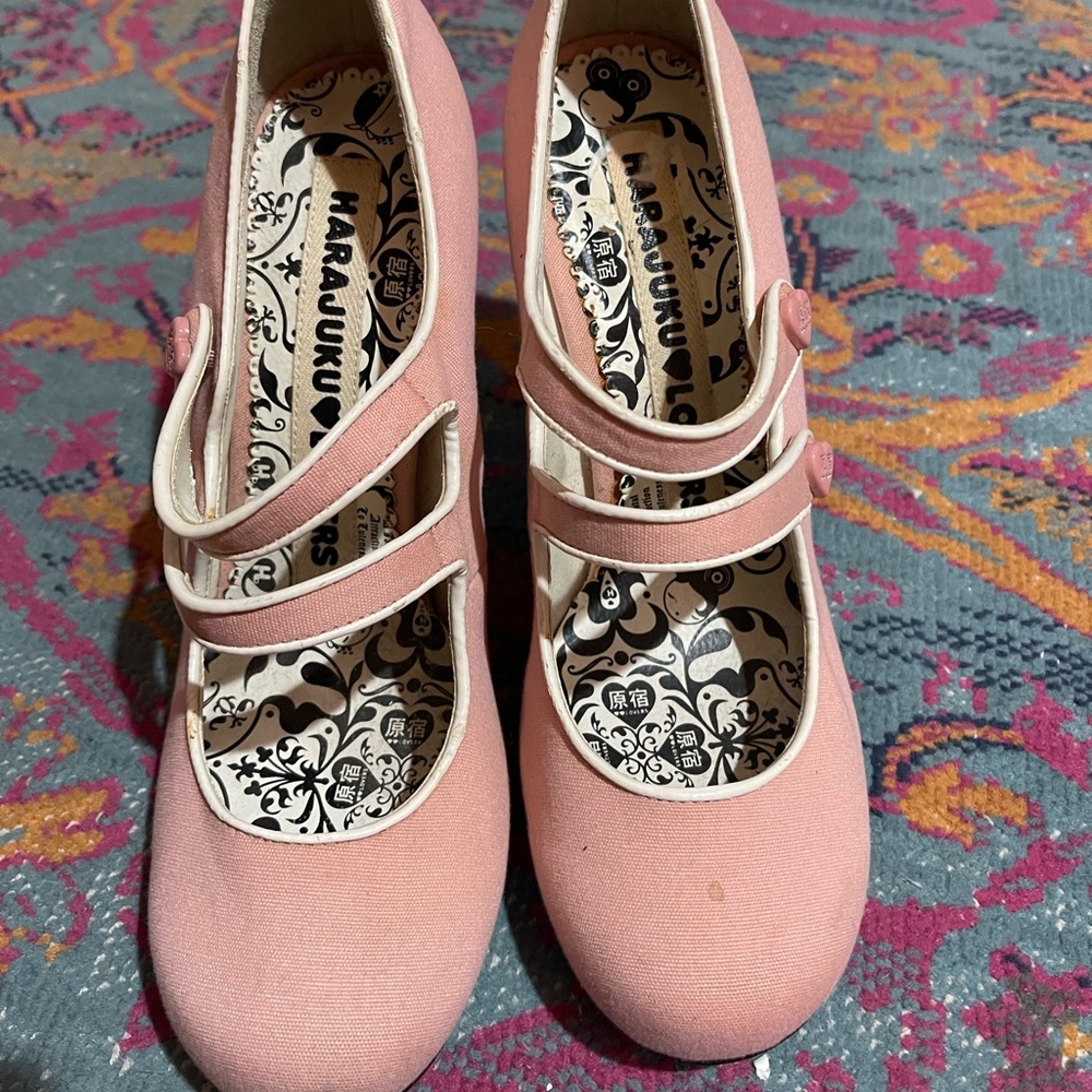 Harajuku Lover pink cloth heels size 8
